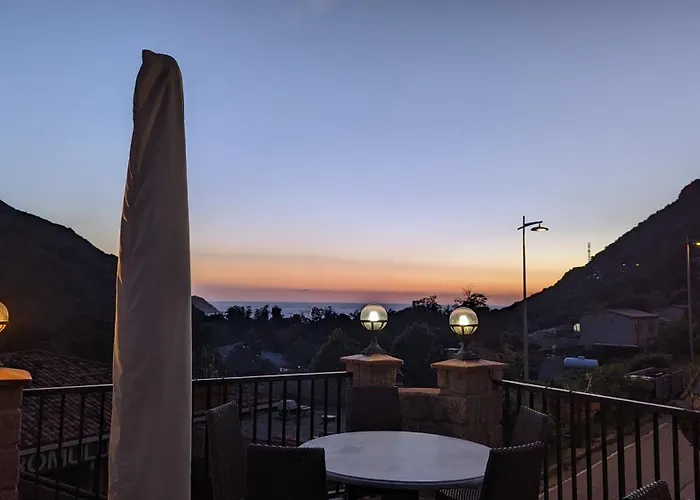 Le Porto T3 55M2 Vue Mer Immeuble Traditionnel En Pierre De Taille Avec Prestations Exceptionnelles Barbecue Ordinateur Videosurveillance Terrasse Panoramique