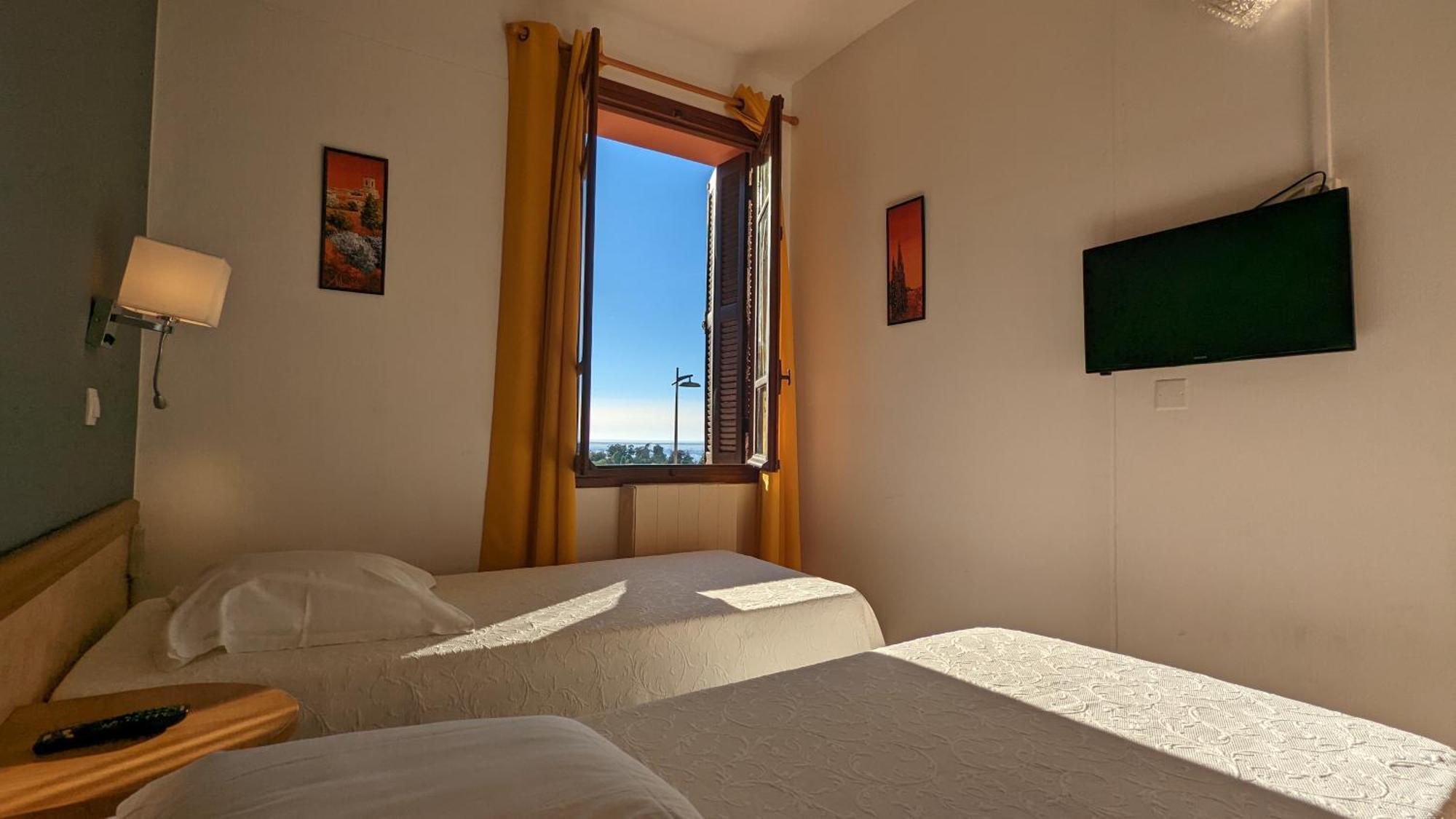Le Porto T3 55m2 Vue Immeuble Traditionnel En Pierre De Taille Avec Prestations Exceptionnelles Barbecue Ordinateur Videosurveillance Terrasse Panoramique Apartment *