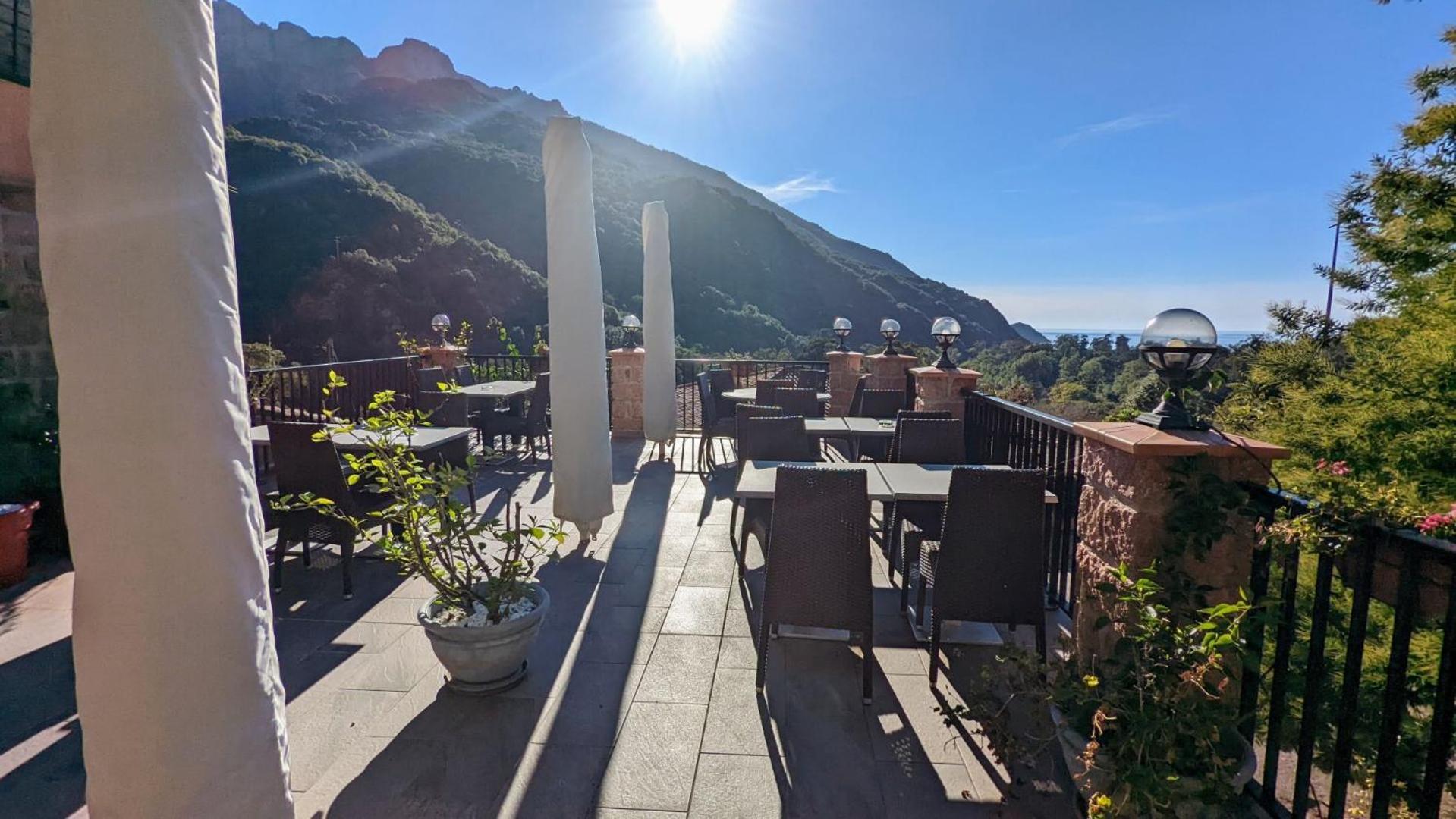 Le Porto T3 55m2 Vue Immeuble Traditionnel En Pierre De Taille Avec Prestations Exceptionnelles Barbecue Ordinateur Videosurveillance Terrasse Panoramique Apartment *