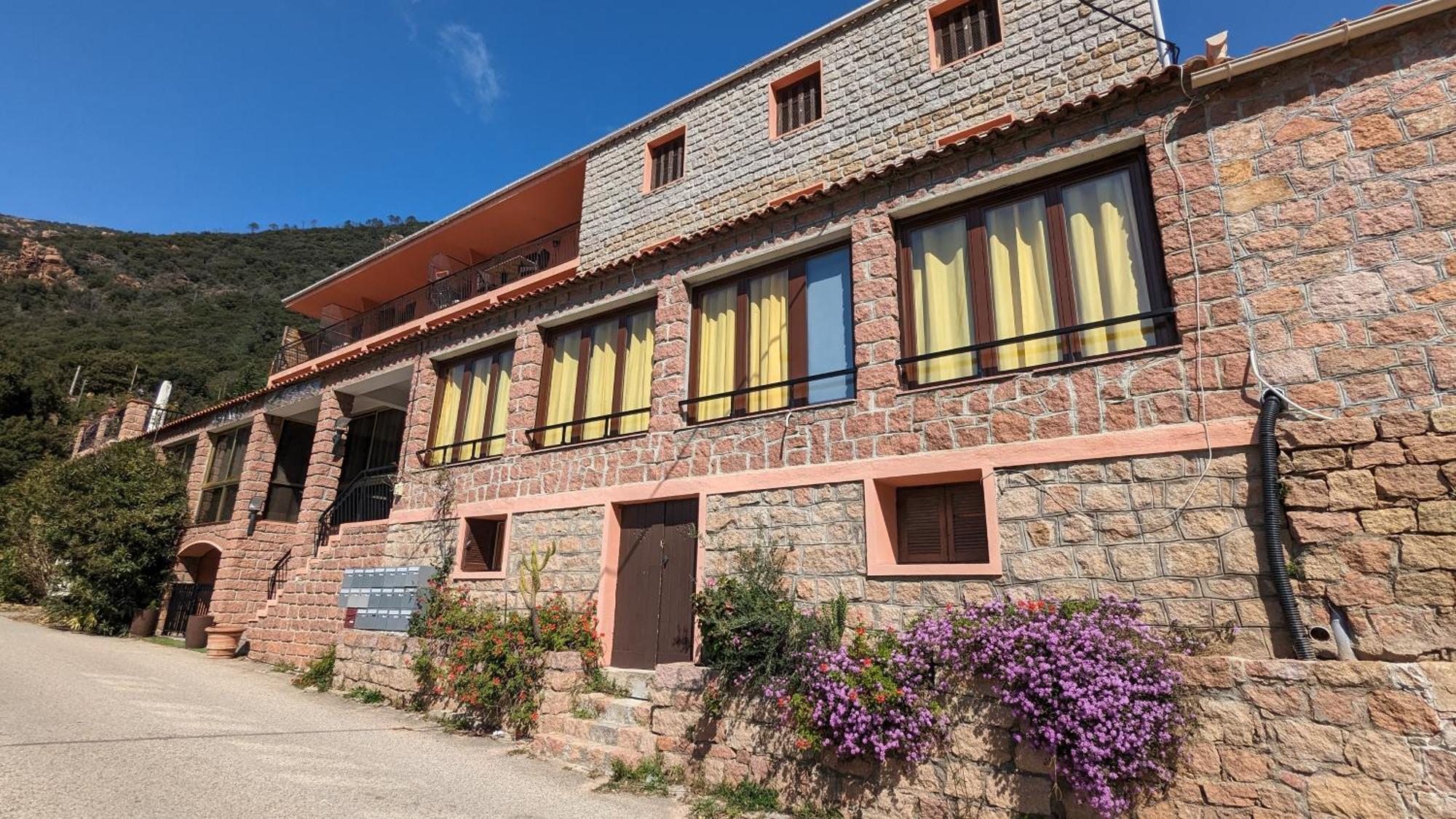 Apartment Le Porto T3 55m2 Vue Immeuble Traditionnel En Pierre De Taille Avec Prestations Exceptionnelles Barbecue Ordinateur Videosurveillance Terrasse Panoramique *
